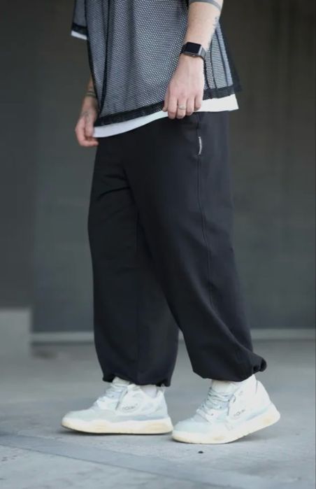 Спортивные штаны оверсайз черные