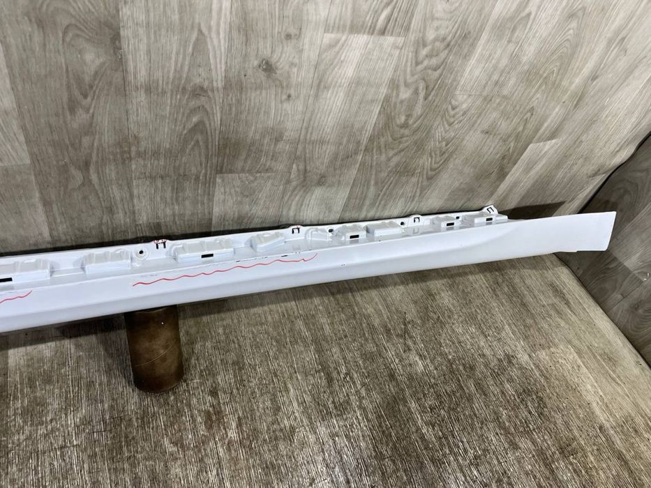 Порог правый Tesla Model S Plaid ( 2021 2022 2023 2024 г. ) Накладка порога 1567138-00-D