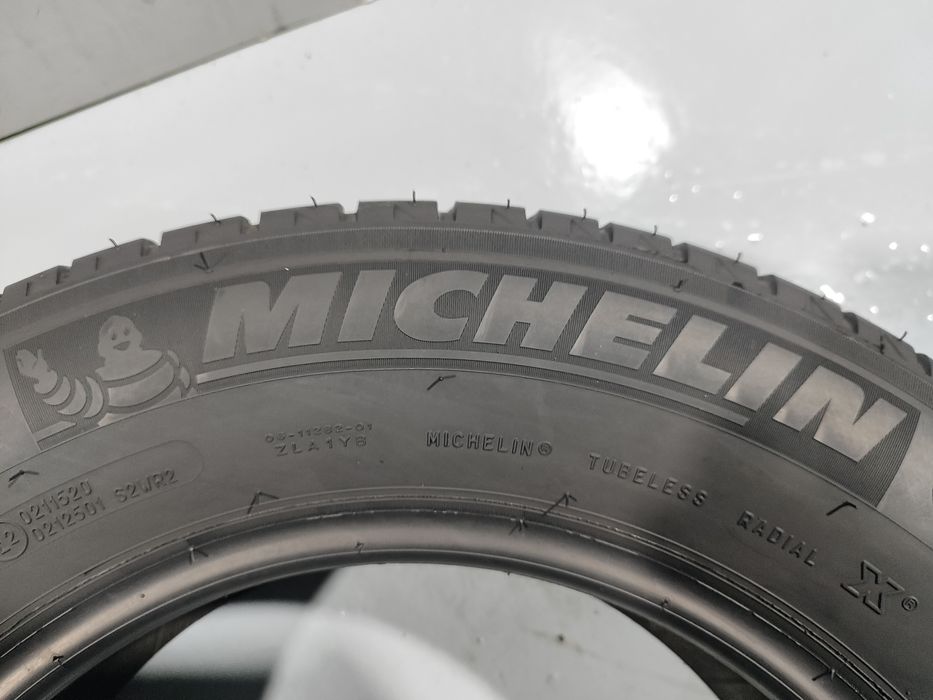 2 pneus semi novos Michelin 205-65R15 - Oferta dos Portes