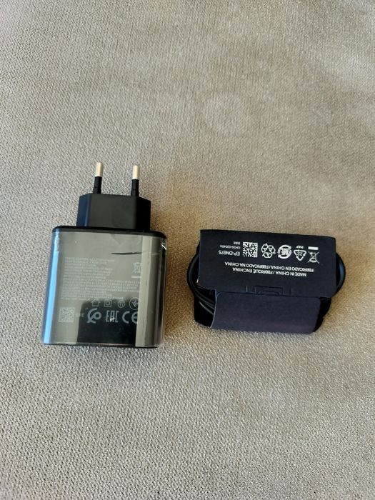 Cabo + carregador (até 45 W)