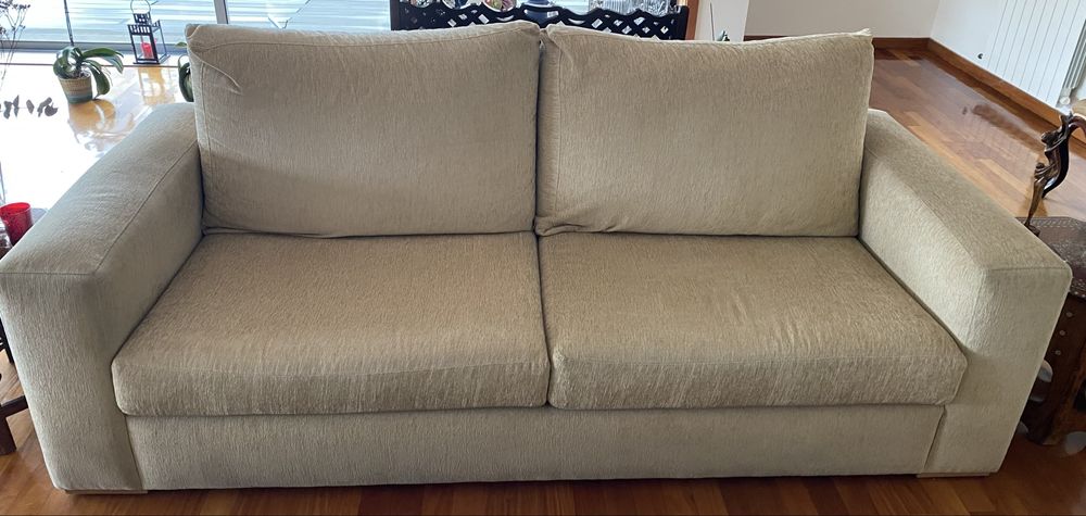 Sofa de 3/4 lugares como novo, cor beje