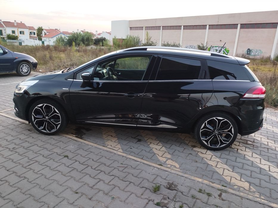 Renault Clio Sport Tourer BOSE edition - ler texto