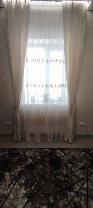 Шикарна тюль з золотистою вишивкою  5м грек сітка