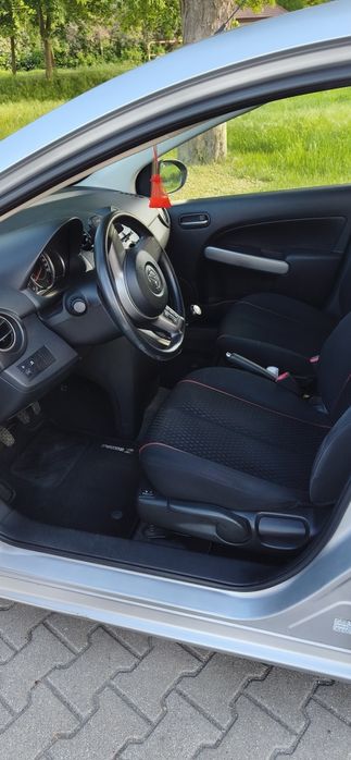 MAZDA 2 zadbana, rok  2011