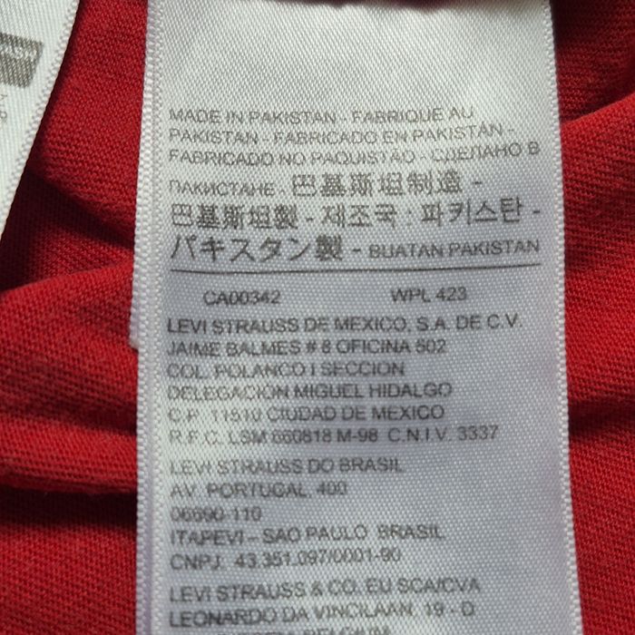 Футболка Levis,розмір S оверсайс.