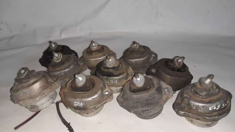 Подушка двигуна мотора BMW X5 E53 3.0d m57 лапа опора бмв х5 разборка