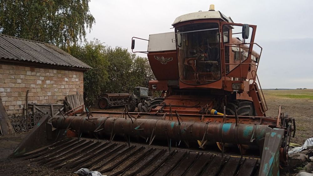 Продам комбайн Лаверда 3900