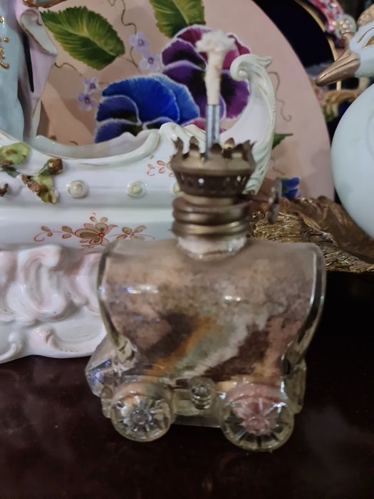 Szklana lampka naftowa