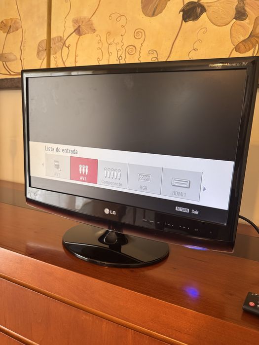 LG FLATRON M2262D — Monitor/TV 22” Full HD com comando
