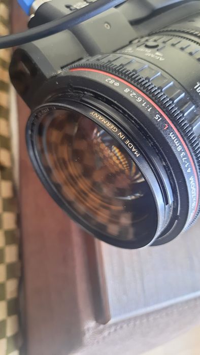 Продам відеокамеру Canon XF 300