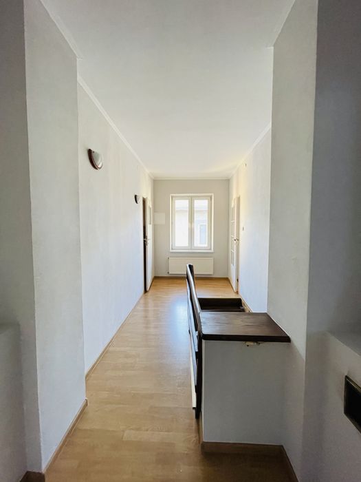 Приватний будинок в Дрогобичі (через дорогу власний бізнес - магазин)