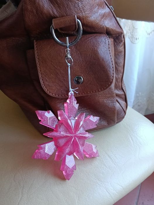 Bag charm artesanal floco de gelo