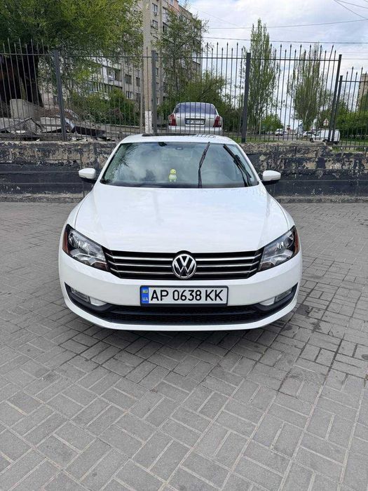 Продам Volkswagen Passat 2014 року SE