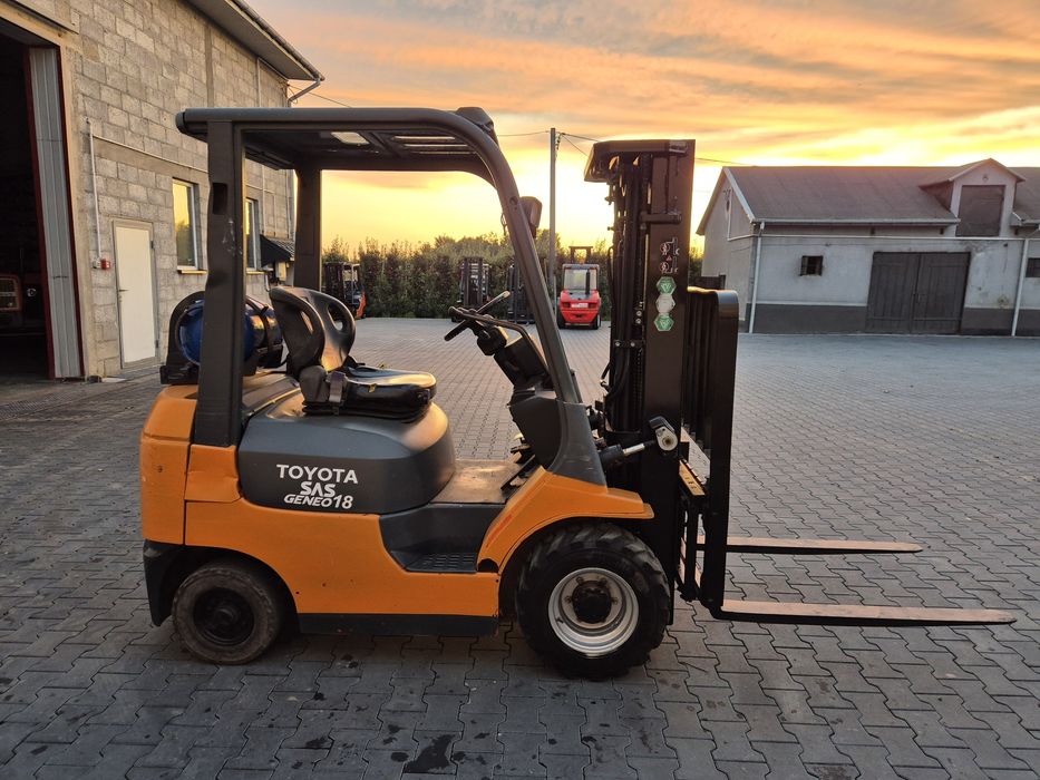 Wózek widłowy TOYOTA BT 7FGF18, triplex, przesuw, terenowy
