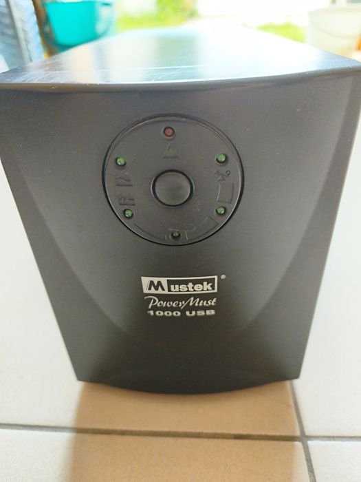 Бесперебойник  модель ИБП Mustek PowerMust 1000 USB