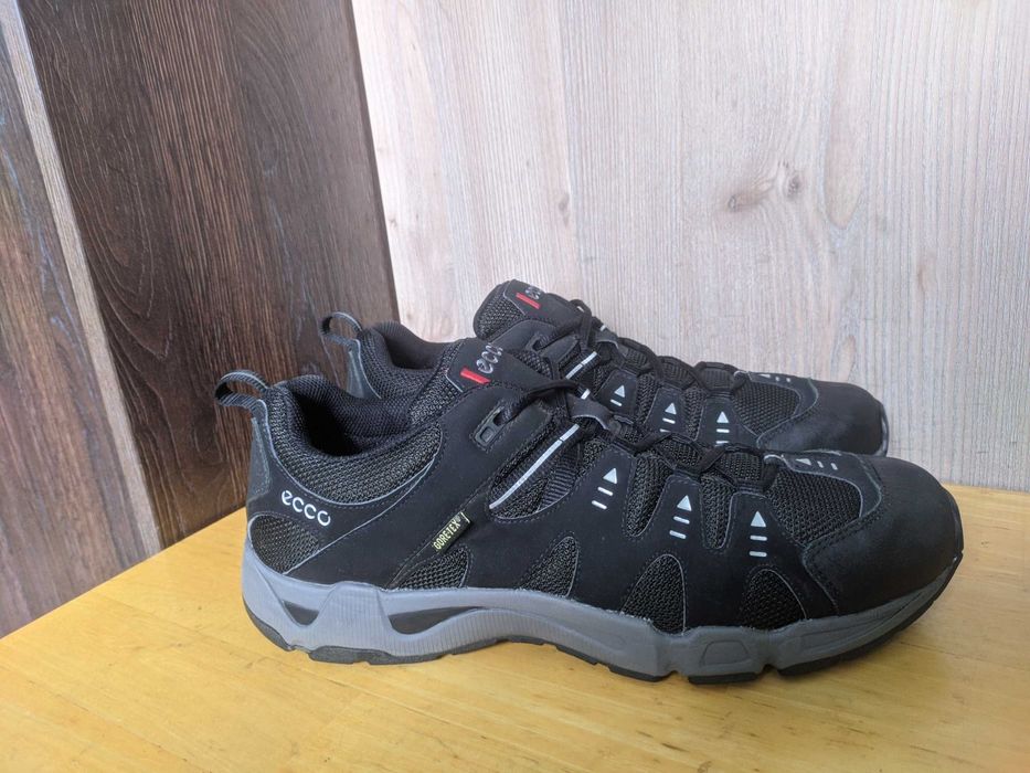 Ecco - треккинговые водостойкие кроссовки