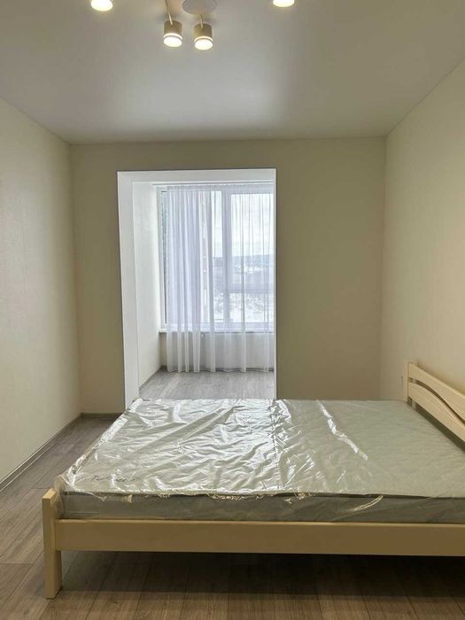 Продаж 1 к новобудови на Озерній