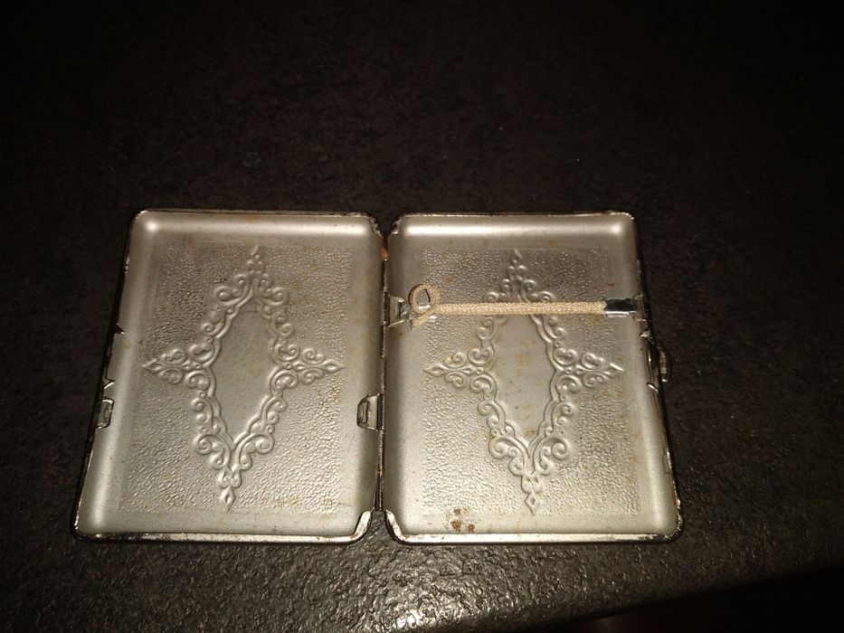 Papierośnica zdobiona