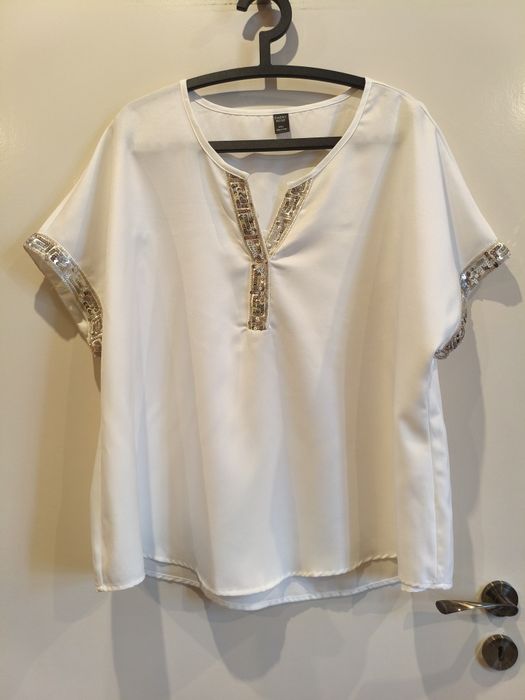 Elegancja biała bluzka dekolt w serek roz. 42-44