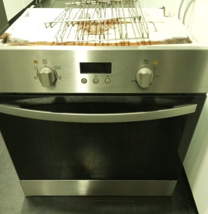 Forno eléctrico de encastrar Zanussi para peças