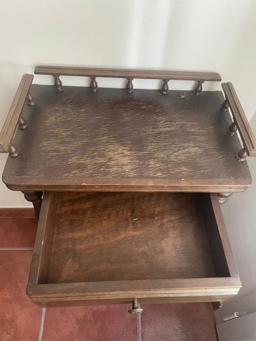 Vintage Set – Side Table and Shelf64552624336641122