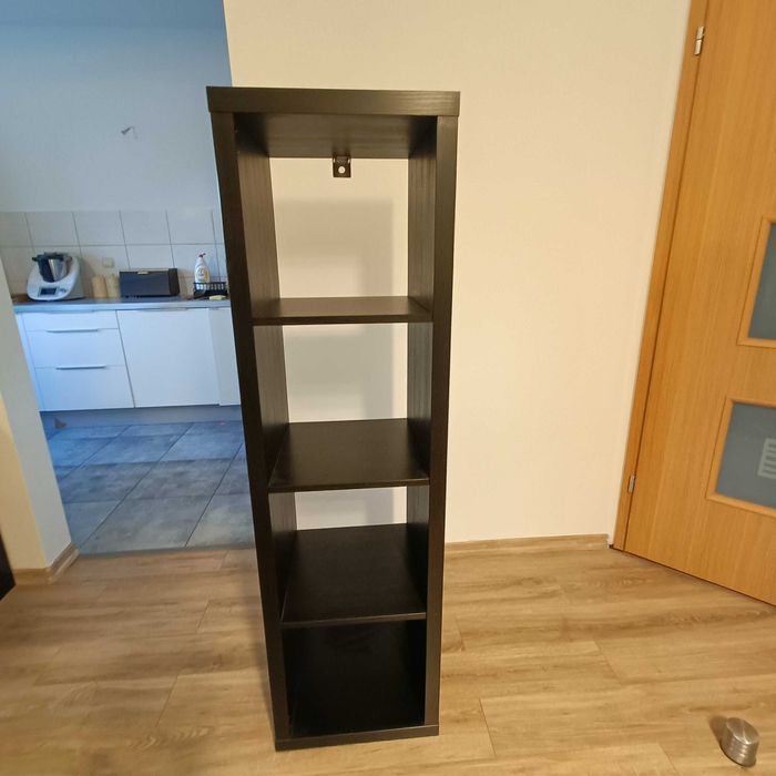 Regał Ikea kolor czarny posiada ślady użytkowania  80 zl