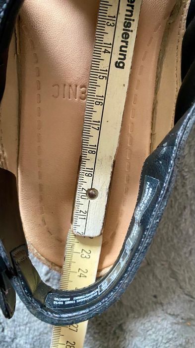 Clarks skórzane sandały