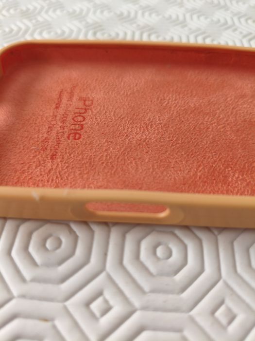 Capa original iPhone 16 usada