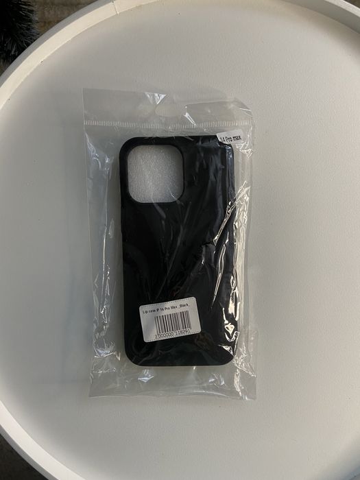 Чехол Iphone 14pro max с помадой