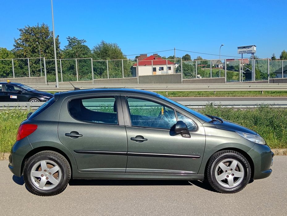 Peugeot 207_1.4 8V 73KM_2009_142 tyś Przebieg_Sprawna Klima
