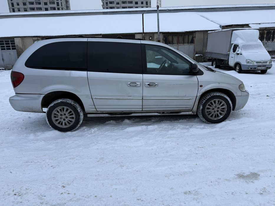 Мінівен Chrysler Grand Voyager 2003рік 2,5дизель