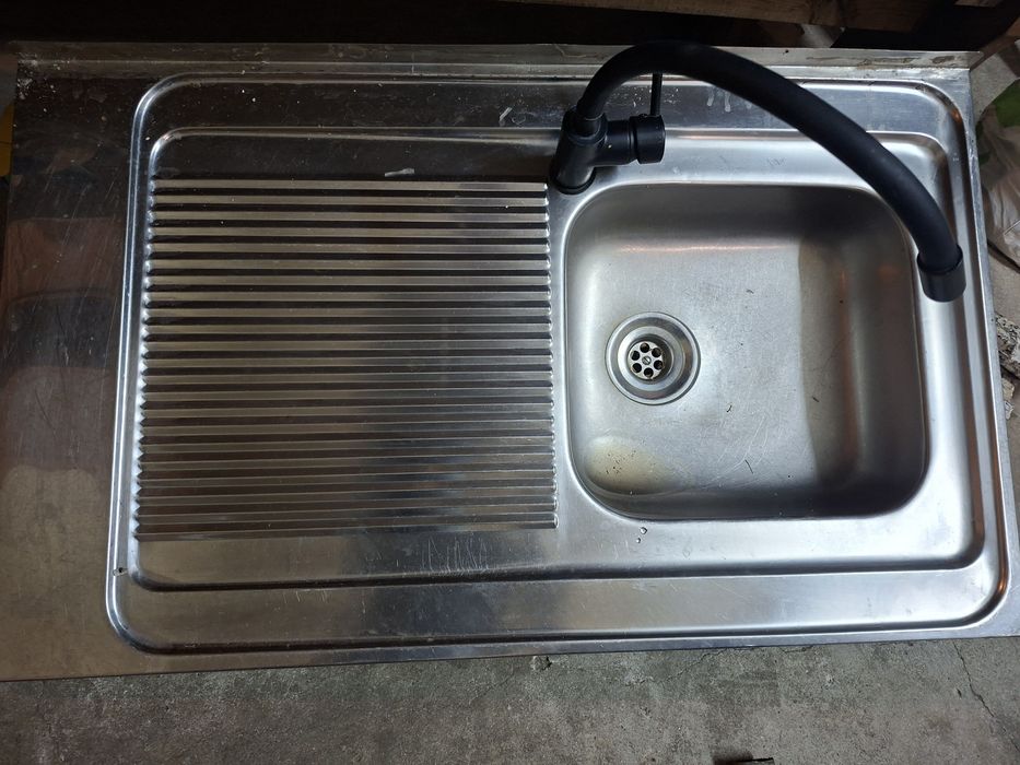 Bancada inox com torneira