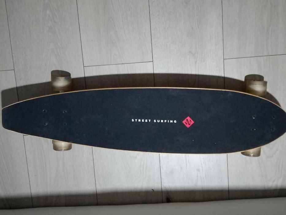Longboard  da street surfing