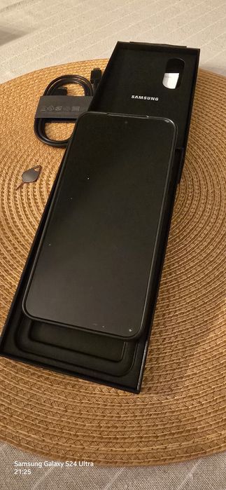 Samsung galaxy s s24 5G 8 /128GB czarny