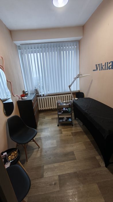 Здам в оренду кабінет з  кушеткою