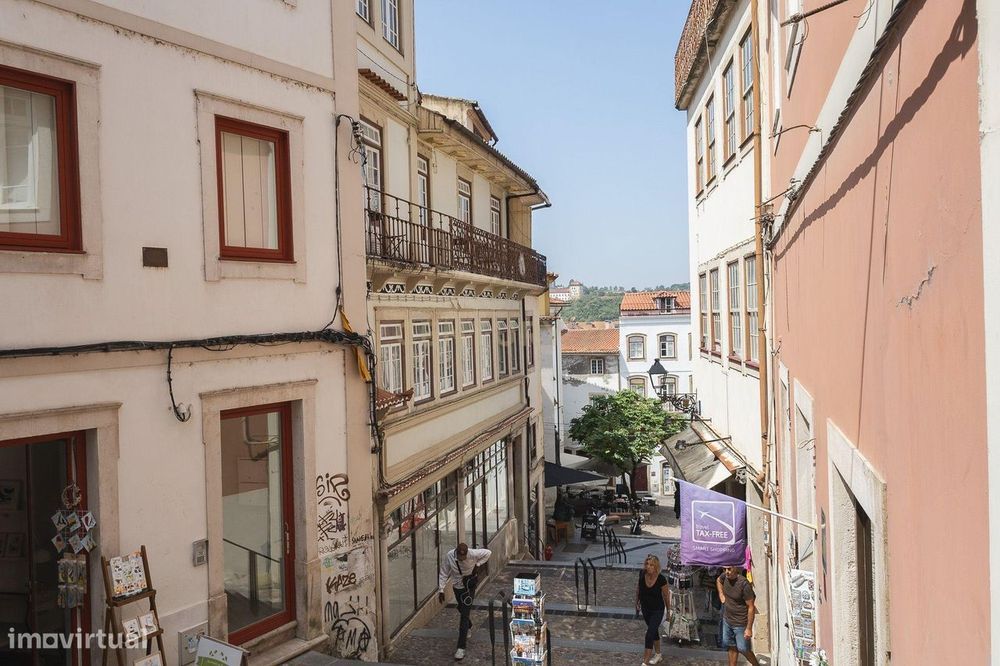T4 Renovado no Coração da Quebra Costas – Coimbra