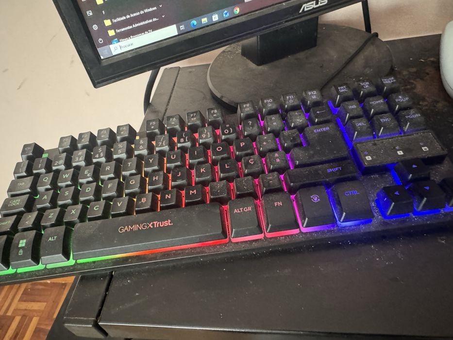 Computador dekstop + monitor + teclado+ rato