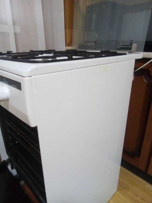 Газовая плита Hansa с подключением к электричеству