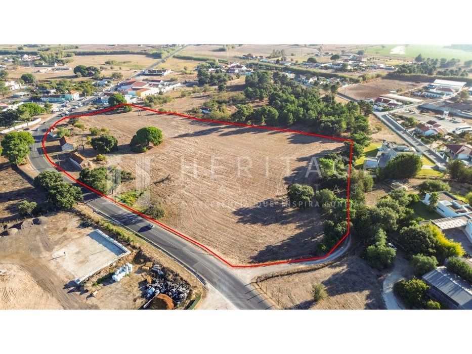 Terreno Com 2,88 Hectares, 5 Ruínas E Potencial Construção Até 500 M²