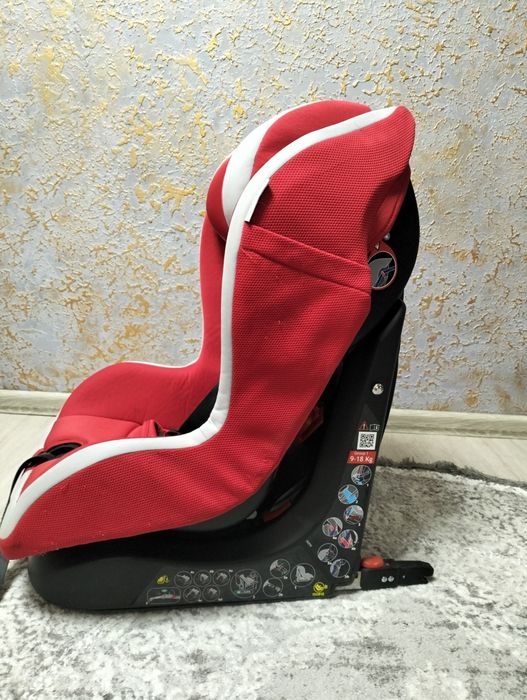 Автокрісло  chicco isofix