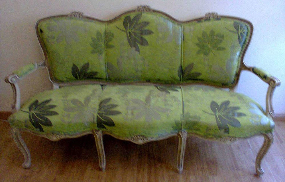 Um Canapê Estilo Luís Quinze