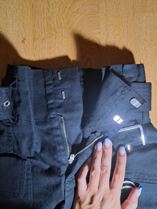 Saia curta preta Bershka tamanho 32