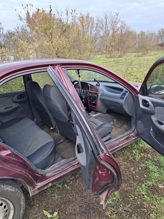Автомобіль Daewoo Lanos