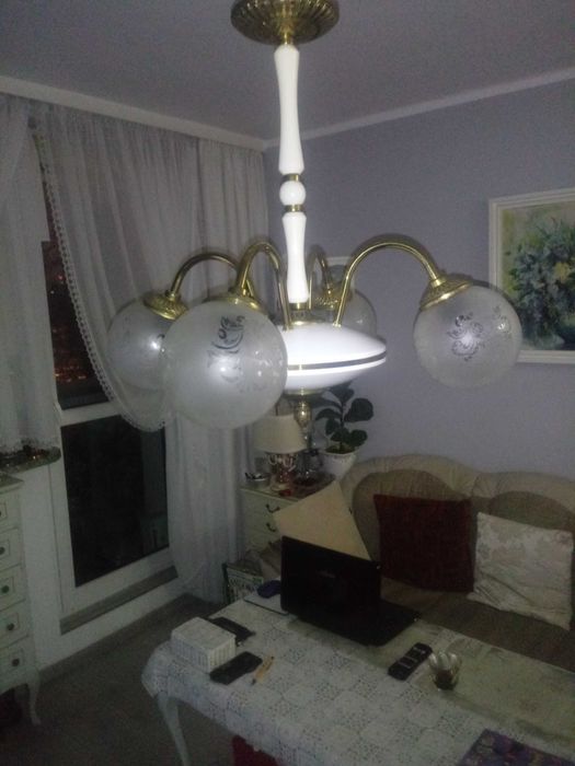 Żyrandole retro z PRL-u plus klosze z epoki