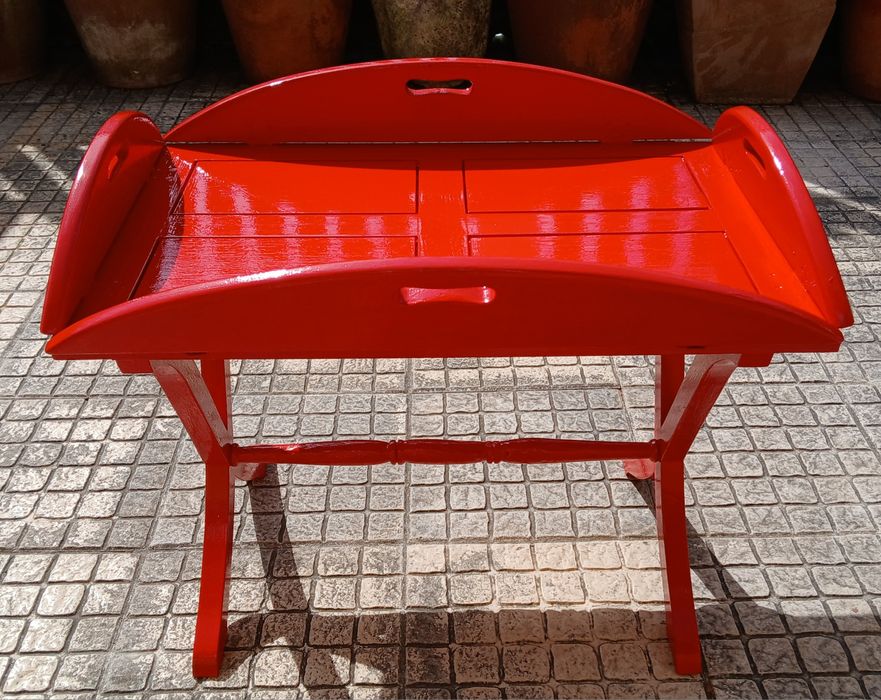 Mesa de apoio em  madeira