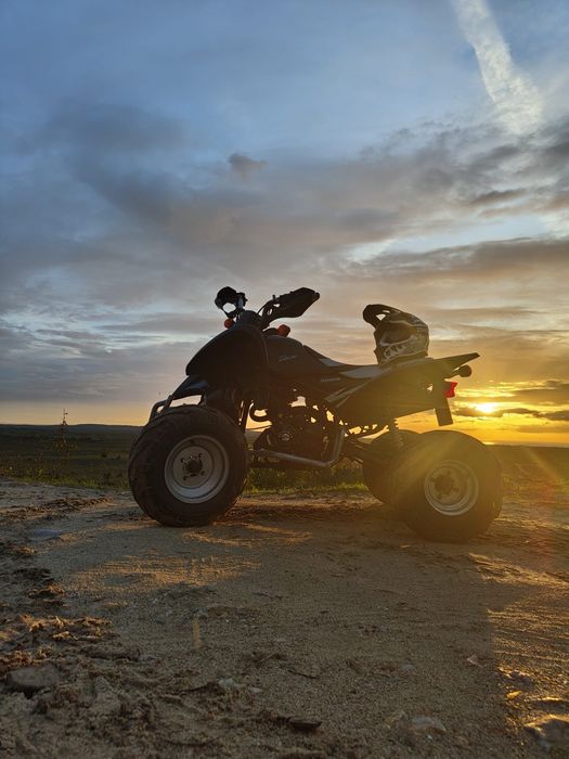 Moto 4 250cc como nova