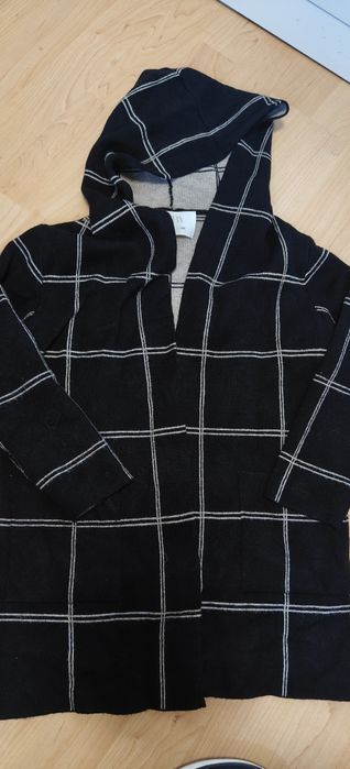 Sweter z kapturem zara