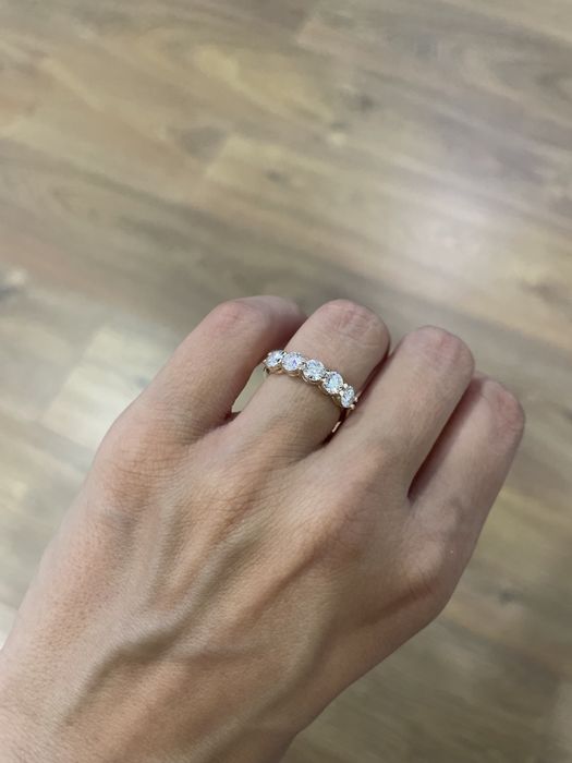 Полудорожка с муасанитами 1.50ct золото 585 GRA.