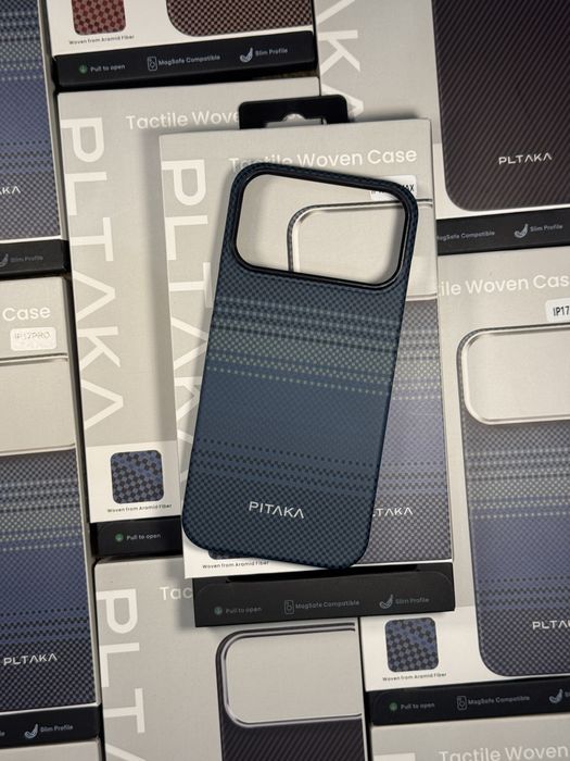 Чохол Piataka карбоновий 17/ 17 Air/ 17 Pro/ 17 Pro Max  є всі кольори на 15-17 серію