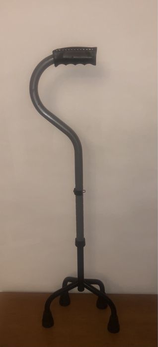 Bengala ortopédica de 4 apoios (quadripé) ajustável em altura